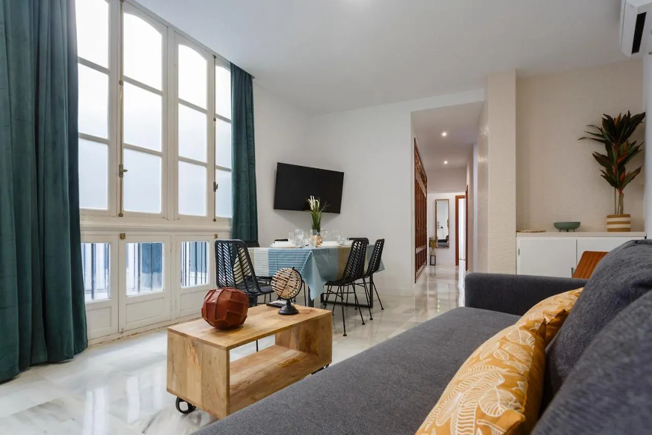 Serenissima Apartment By Cadiz4Rentals 0*,  España